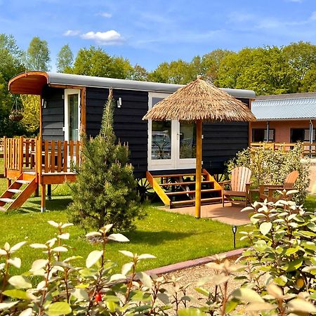 Magnolia Hoeve - Unieke Bestemming Voor Paardenliefhebbers En Bijzondere Overnachtingen In De Natuur Ledeacker Exterior photo