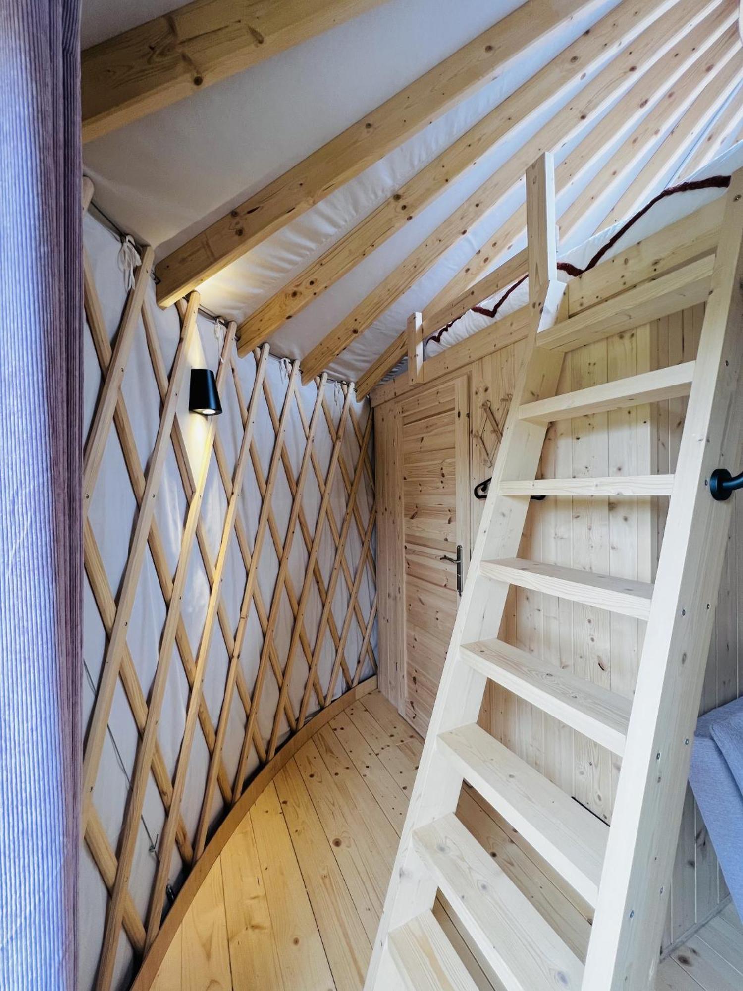 Magnolia Hoeve - Unieke Bestemming Voor Paardenliefhebbers En Bijzondere Overnachtingen In De Natuur Ledeacker Exterior photo