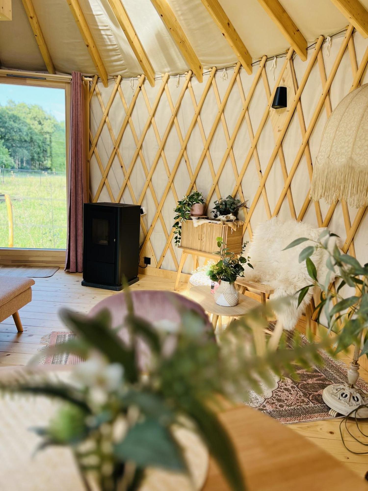 Magnolia Hoeve - Unieke Bestemming Voor Paardenliefhebbers En Bijzondere Overnachtingen In De Natuur Ledeacker Exterior photo