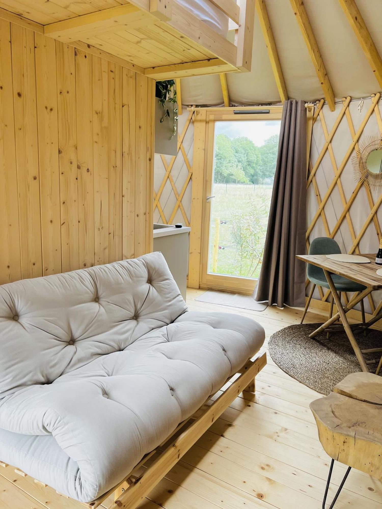 Magnolia Hoeve - Unieke Bestemming Voor Paardenliefhebbers En Bijzondere Overnachtingen In De Natuur Ledeacker Exterior photo