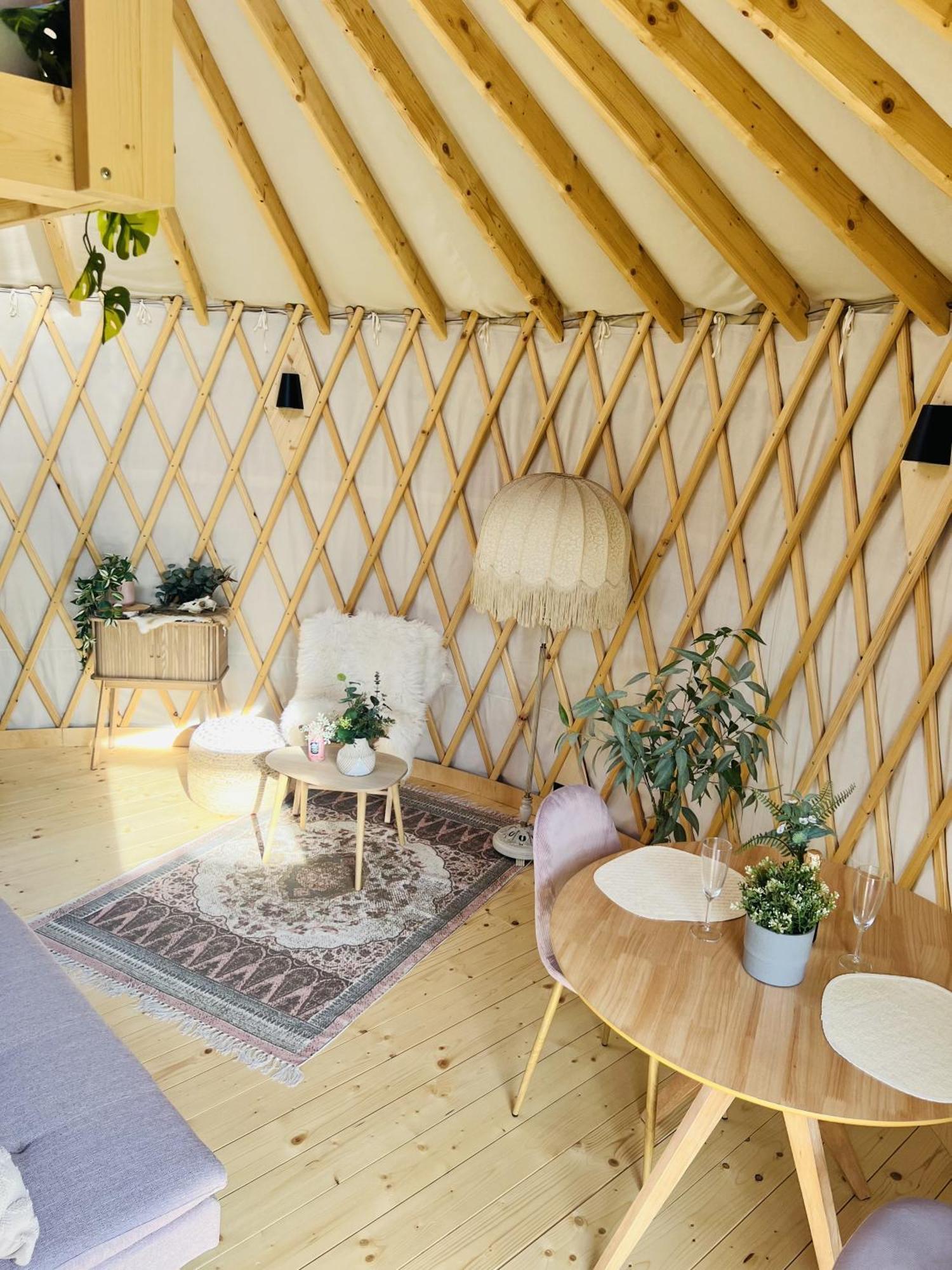 Magnolia Hoeve - Unieke Bestemming Voor Paardenliefhebbers En Bijzondere Overnachtingen In De Natuur Ledeacker Exterior photo
