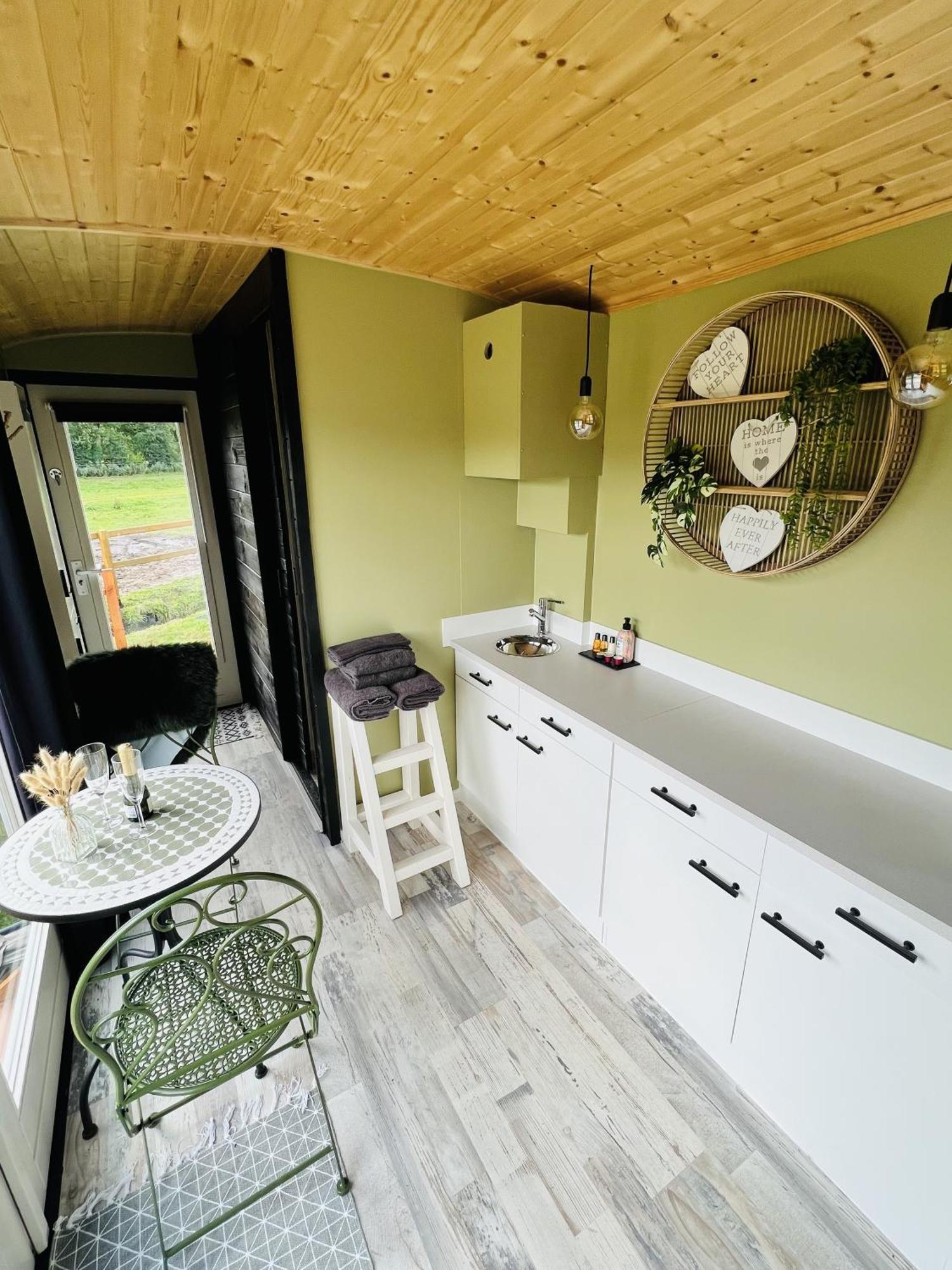 Magnolia Hoeve - Unieke Bestemming Voor Paardenliefhebbers En Bijzondere Overnachtingen In De Natuur Ledeacker Exterior photo