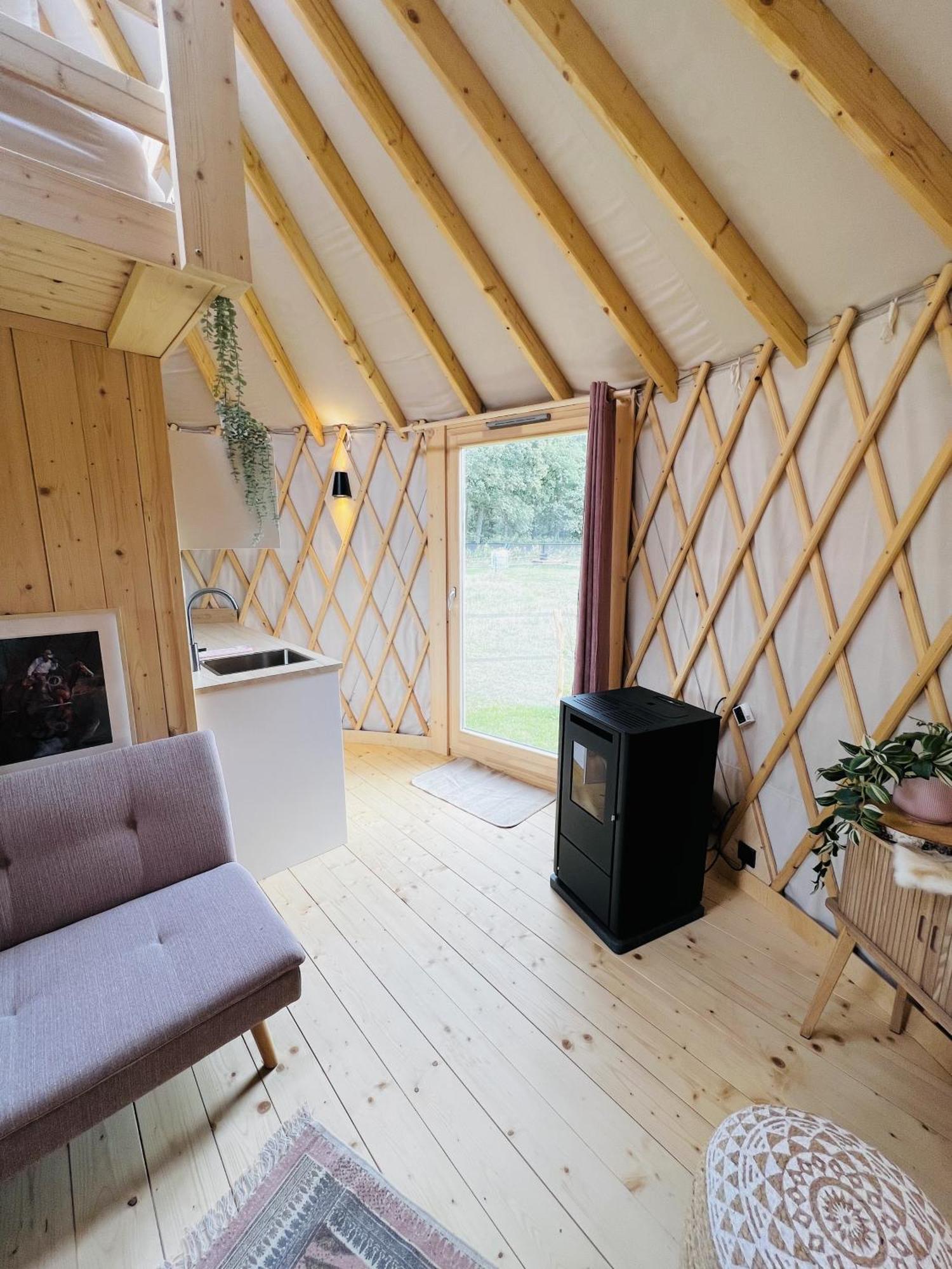 Magnolia Hoeve - Unieke Bestemming Voor Paardenliefhebbers En Bijzondere Overnachtingen In De Natuur Ledeacker Exterior photo