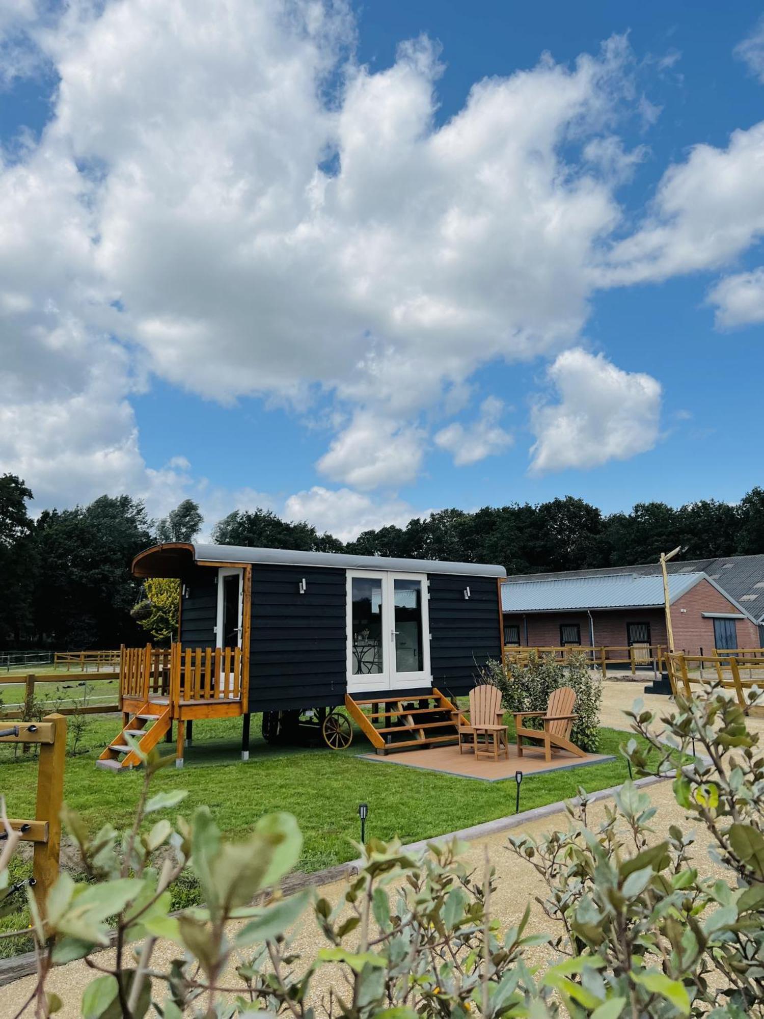 Magnolia Hoeve - Unieke Bestemming Voor Paardenliefhebbers En Bijzondere Overnachtingen In De Natuur Ledeacker Exterior photo