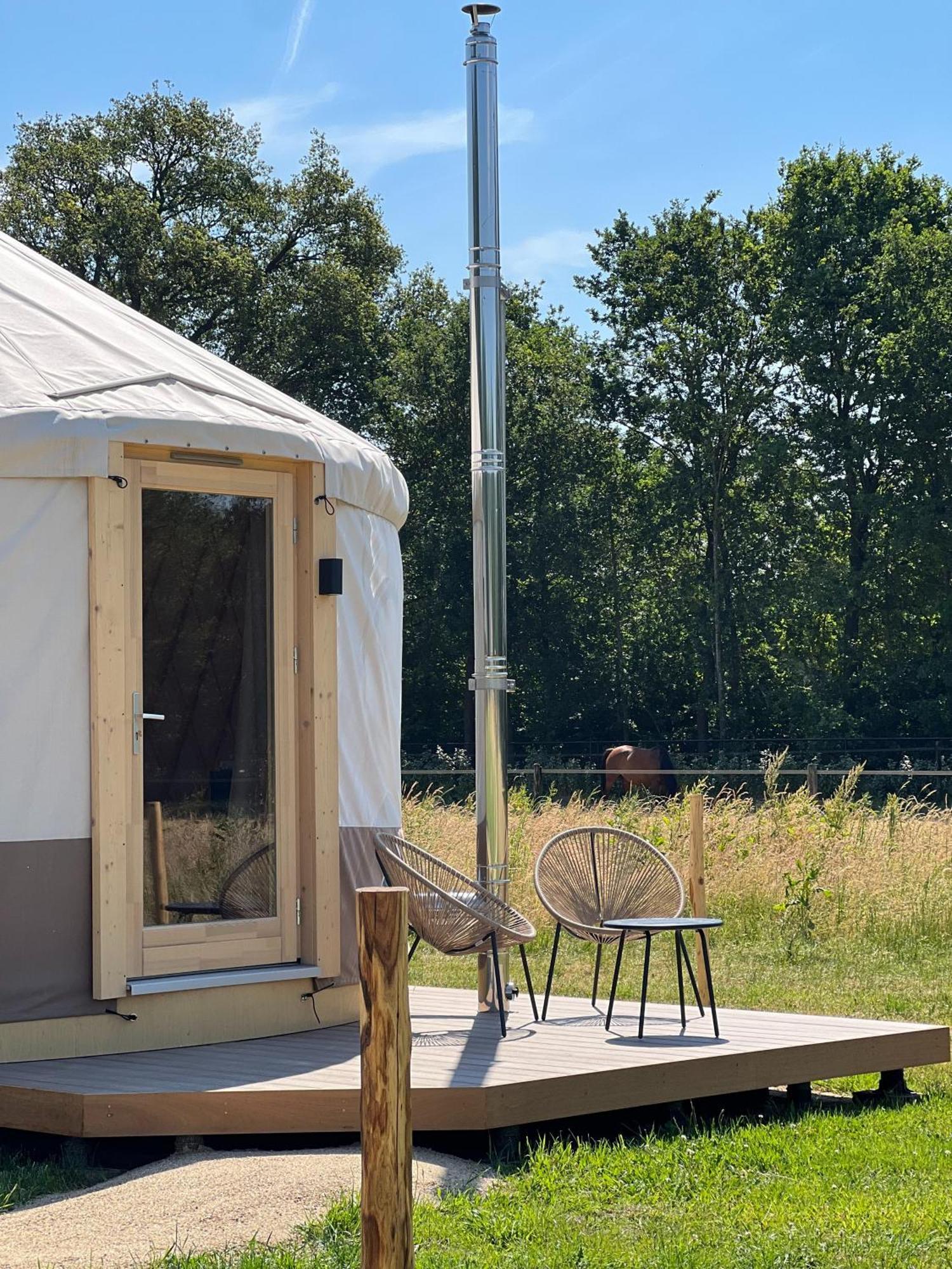 Magnolia Hoeve - Unieke Bestemming Voor Paardenliefhebbers En Bijzondere Overnachtingen In De Natuur Ledeacker Exterior photo