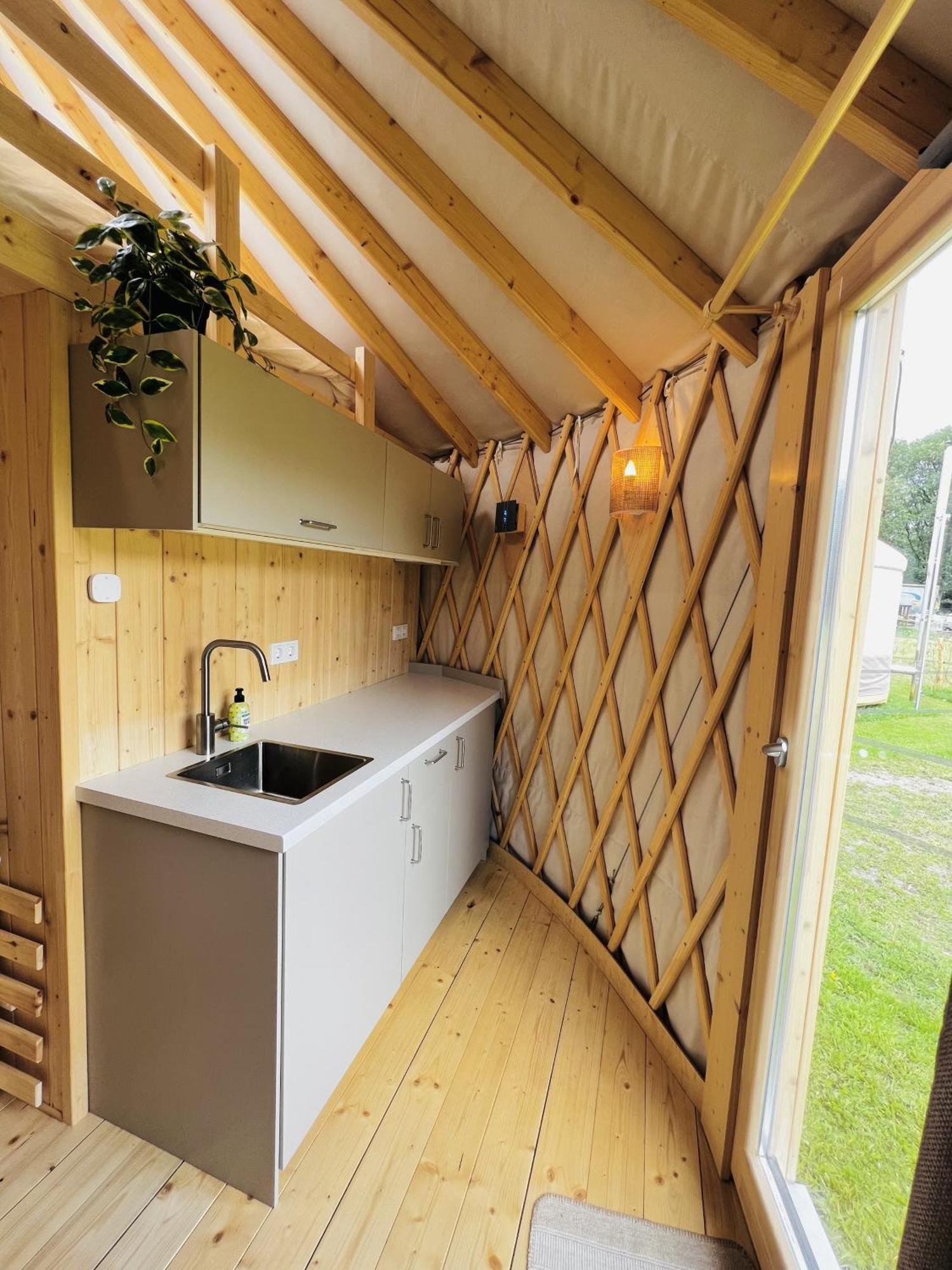 Magnolia Hoeve - Unieke Bestemming Voor Paardenliefhebbers En Bijzondere Overnachtingen In De Natuur Ledeacker Exterior photo