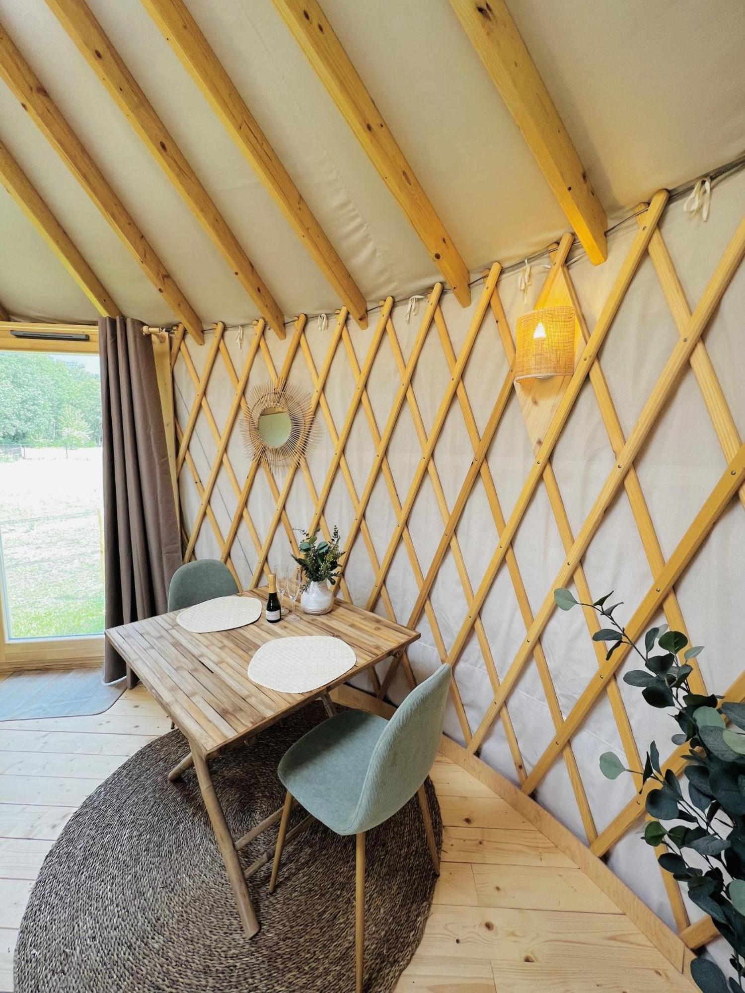 Magnolia Hoeve - Unieke Bestemming Voor Paardenliefhebbers En Bijzondere Overnachtingen In De Natuur Ledeacker Exterior photo
